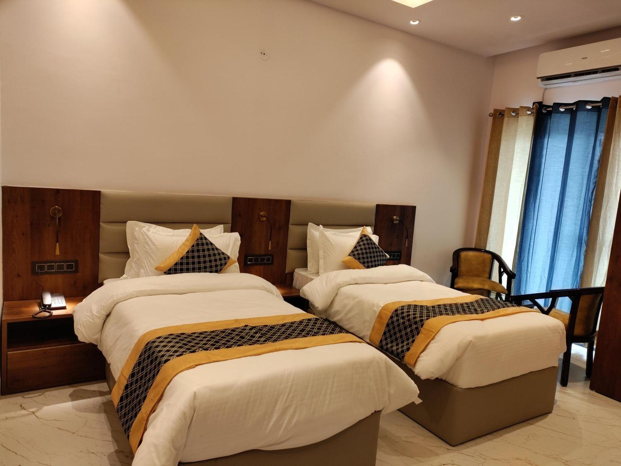 Emerald Suites เกรทเตอร์นอยดา ห้อง รูปภาพ
