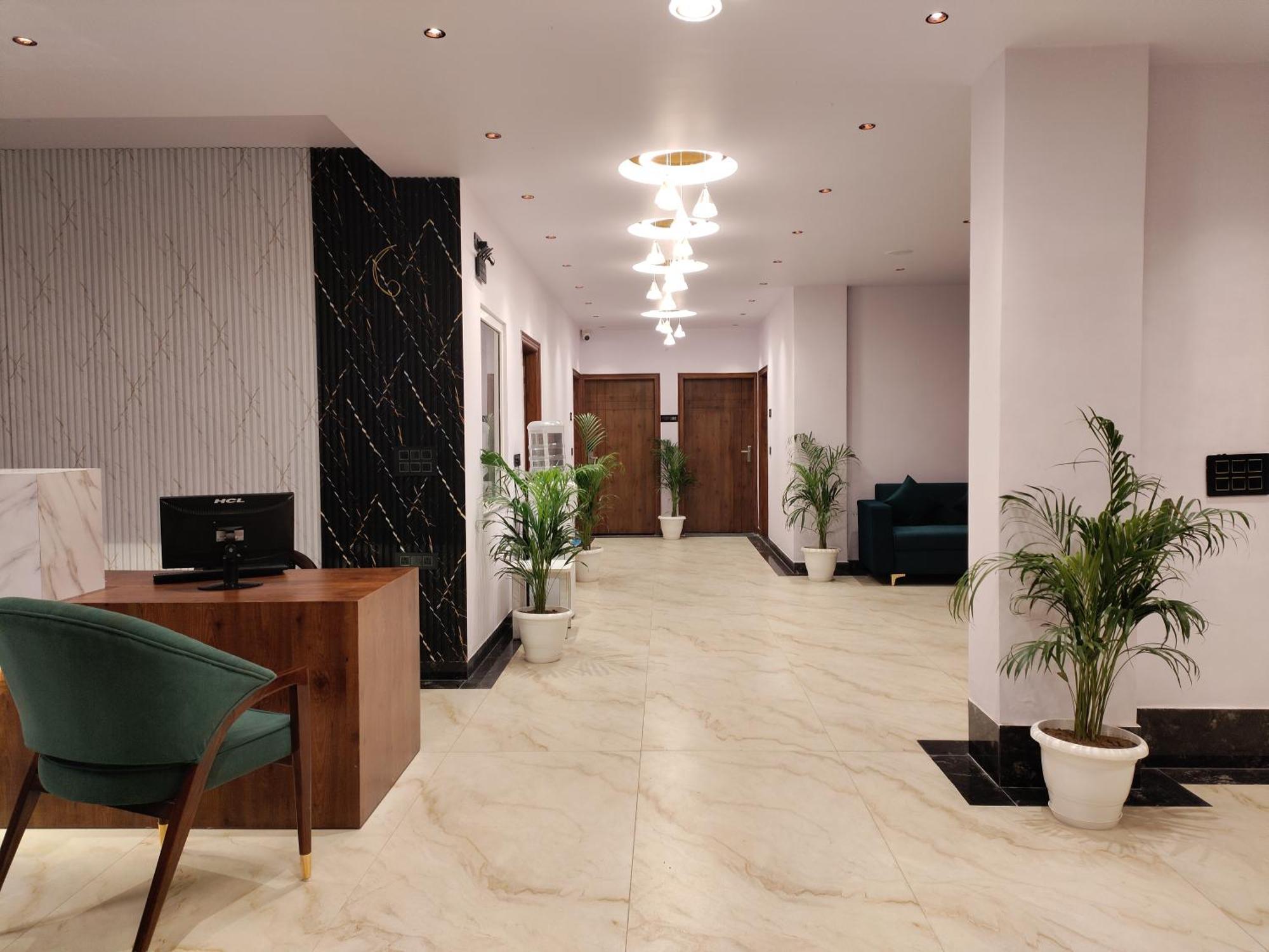 Emerald Suites เกรทเตอร์นอยดา ภายนอก รูปภาพ