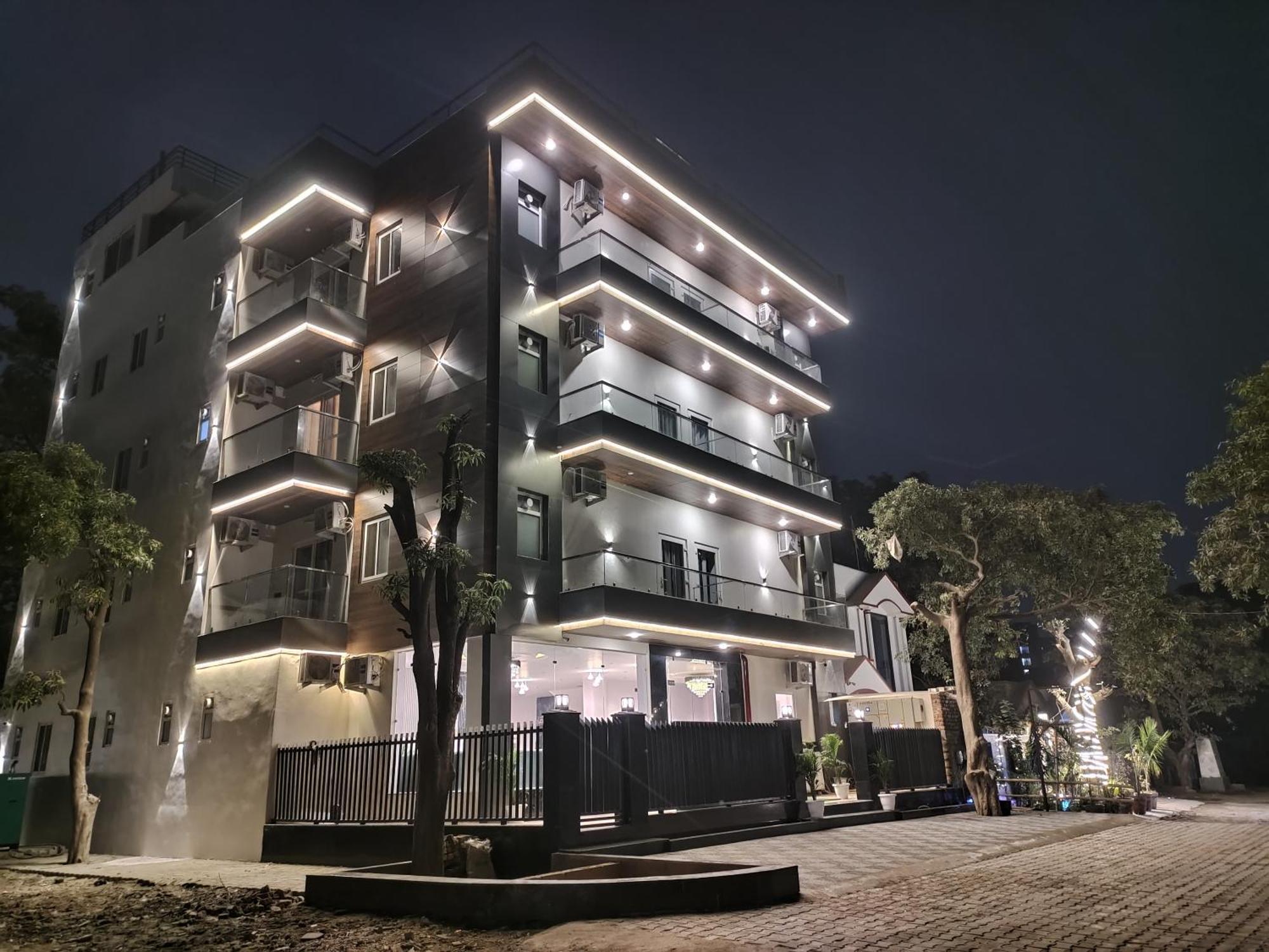 Emerald Suites เกรทเตอร์นอยดา ภายนอก รูปภาพ