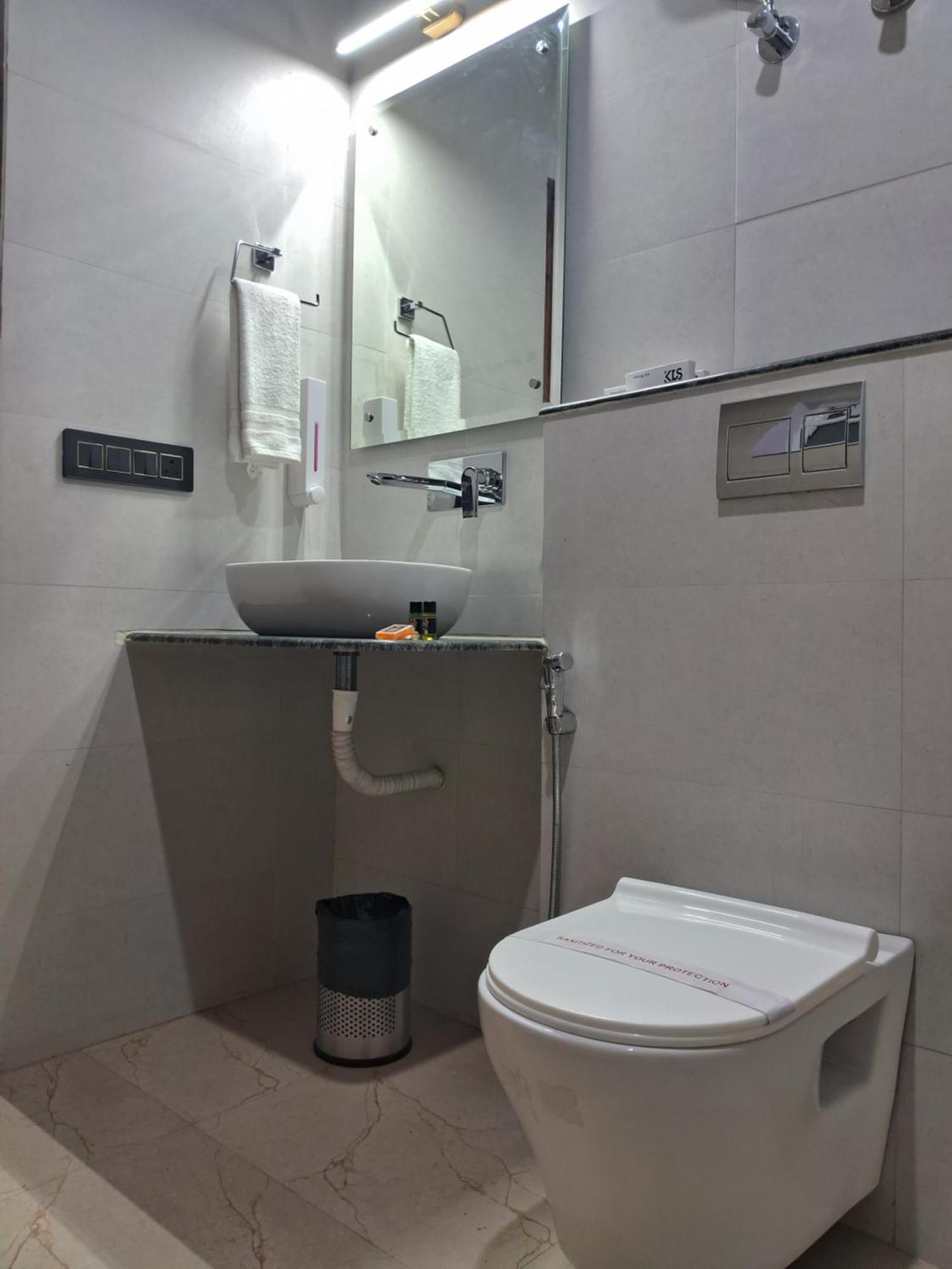 Emerald Suites เกรทเตอร์นอยดา ห้อง รูปภาพ