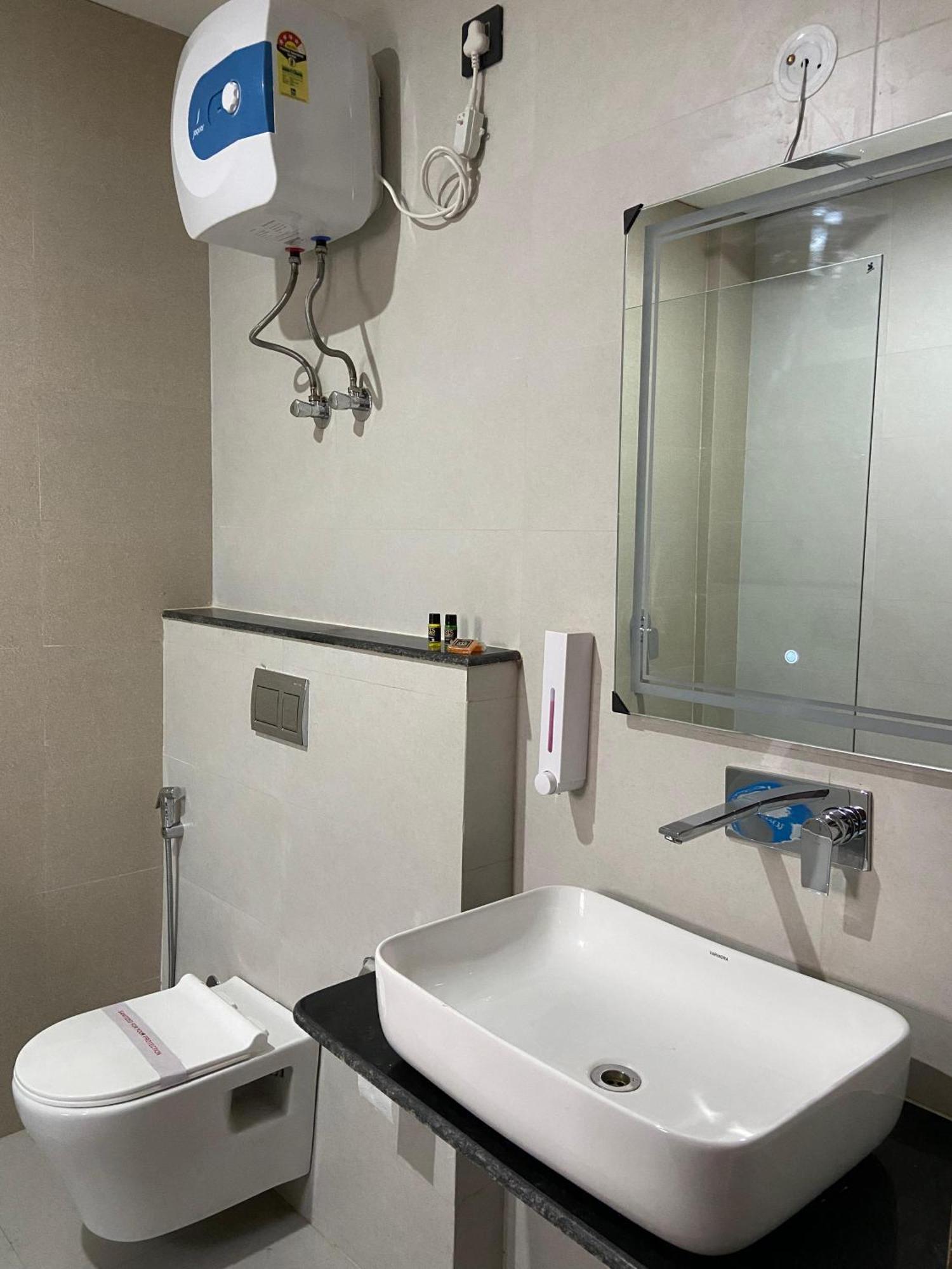 Emerald Suites เกรทเตอร์นอยดา ห้อง รูปภาพ
