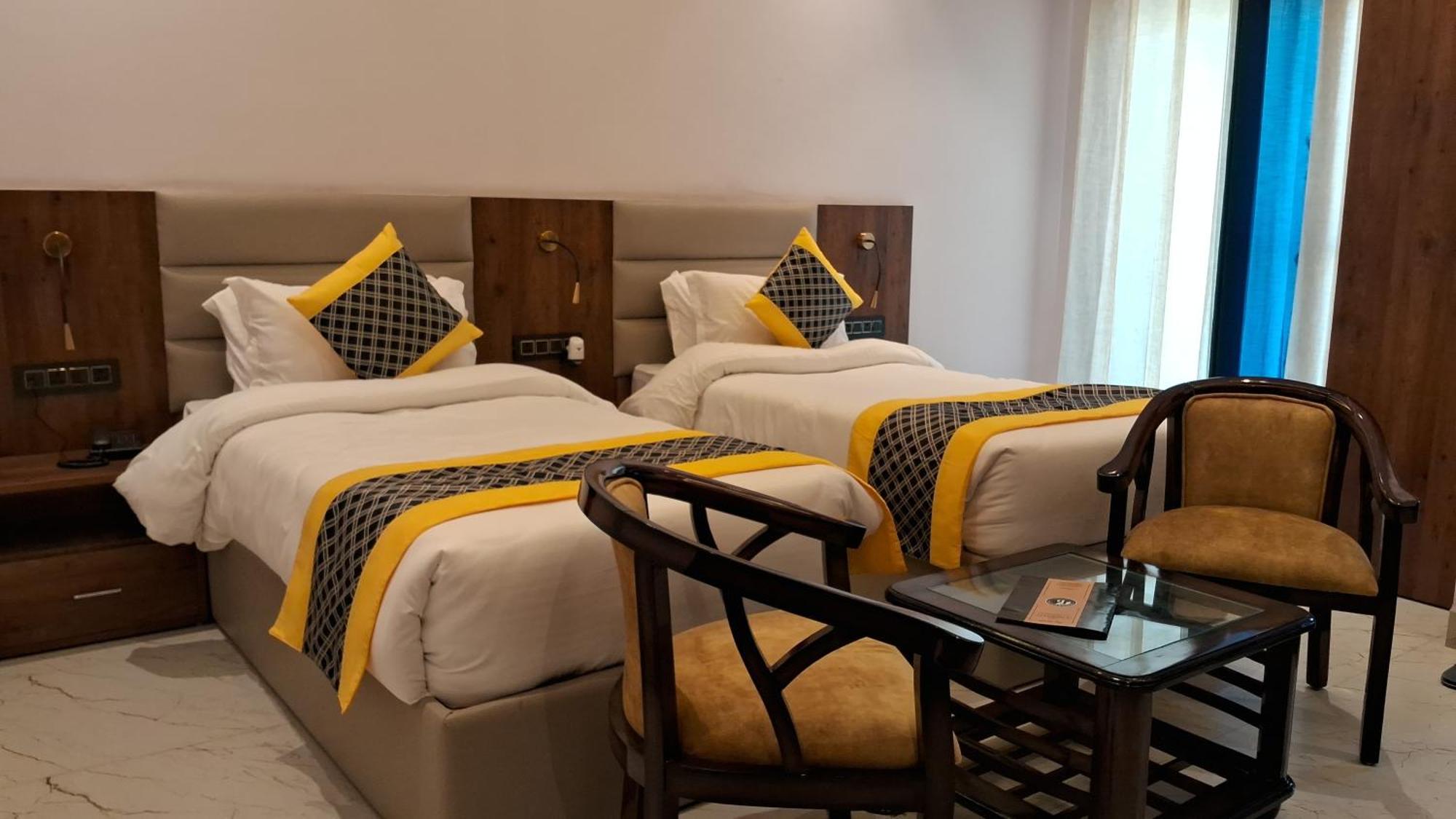 Emerald Suites เกรทเตอร์นอยดา ห้อง รูปภาพ