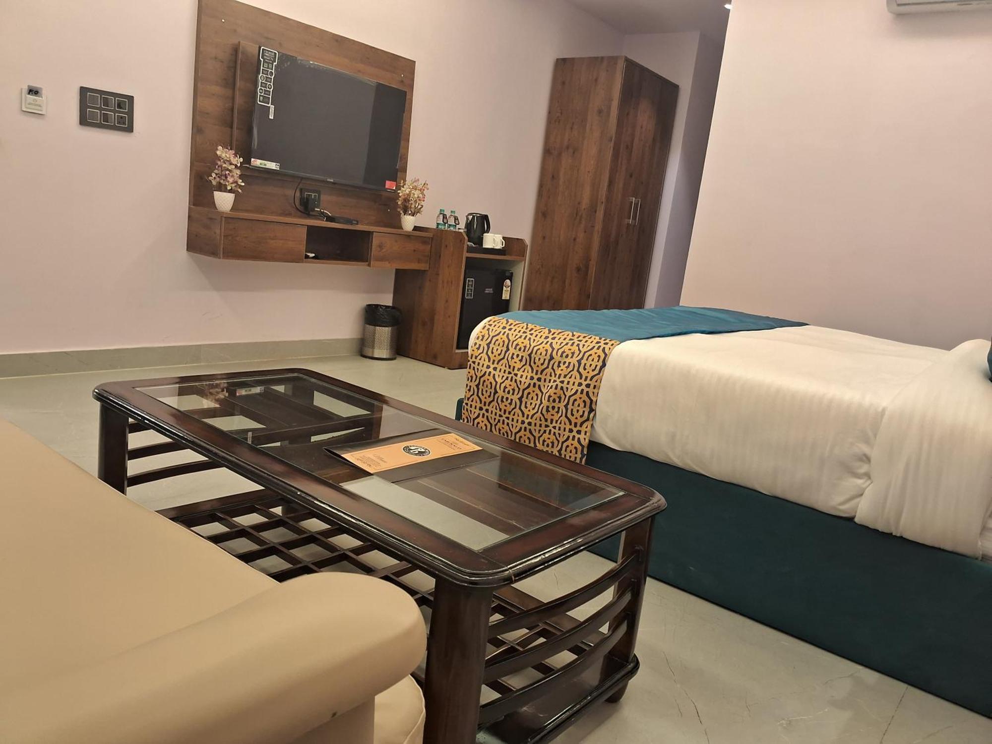 Emerald Suites เกรทเตอร์นอยดา ห้อง รูปภาพ
