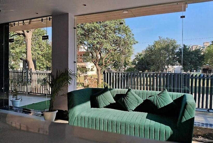 Emerald Suites เกรทเตอร์นอยดา ภายนอก รูปภาพ