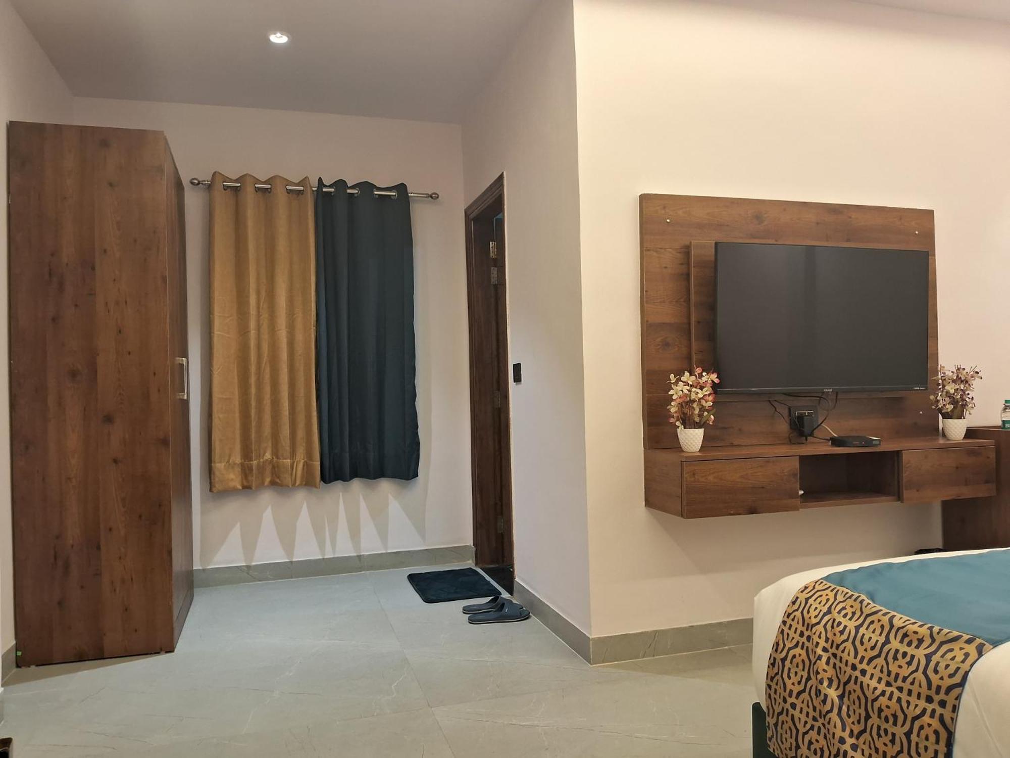Emerald Suites เกรทเตอร์นอยดา ห้อง รูปภาพ