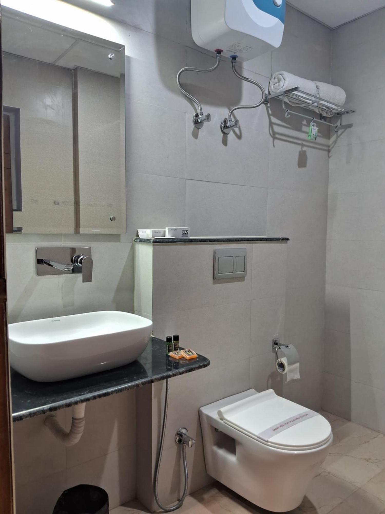 Emerald Suites เกรทเตอร์นอยดา ห้อง รูปภาพ