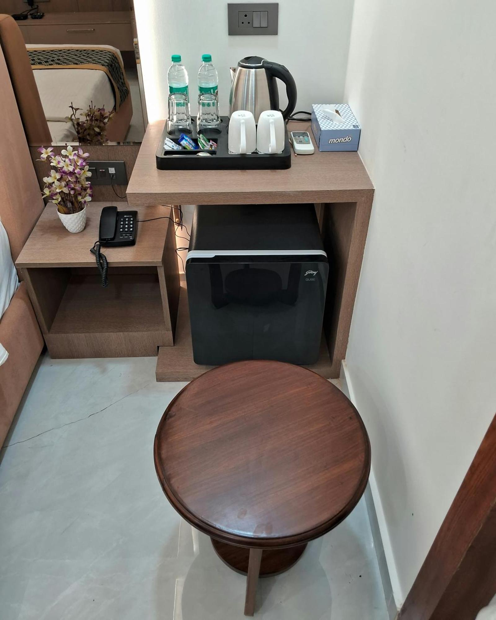 Emerald Suites เกรทเตอร์นอยดา ภายนอก รูปภาพ