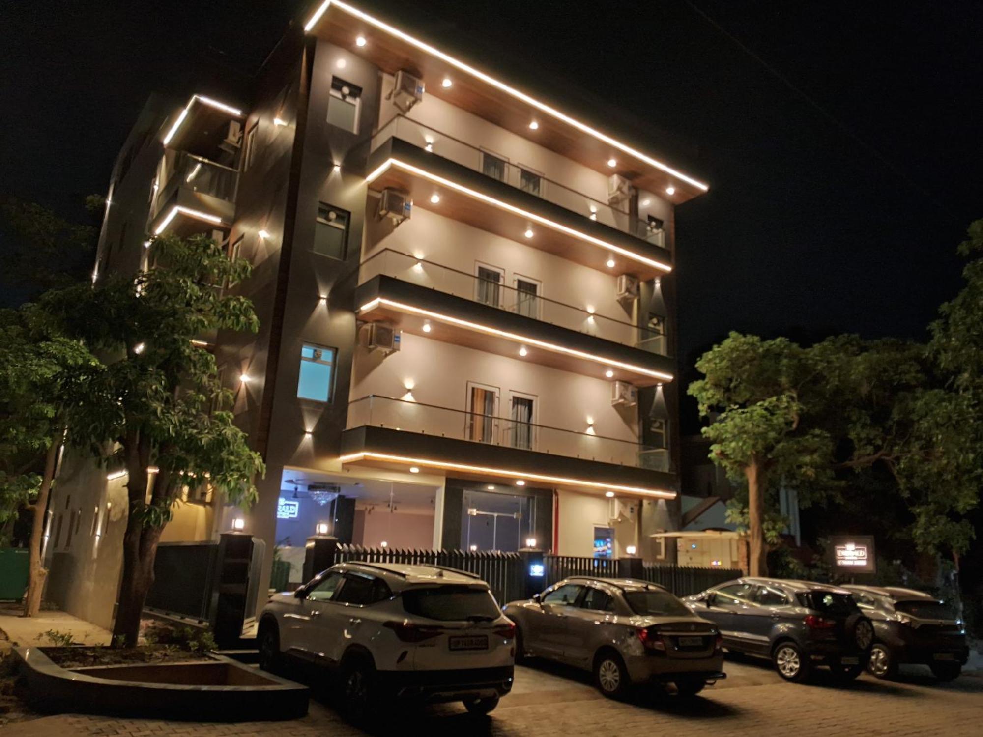 Emerald Suites เกรทเตอร์นอยดา ภายนอก รูปภาพ